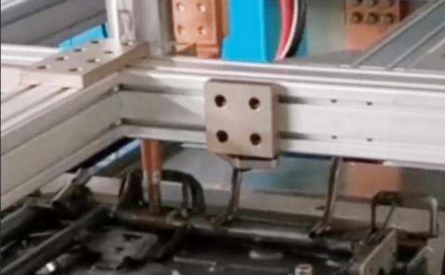 靠背全自動(dòng)點(diǎn)焊生產(chǎn)線應(yīng)用-海菲