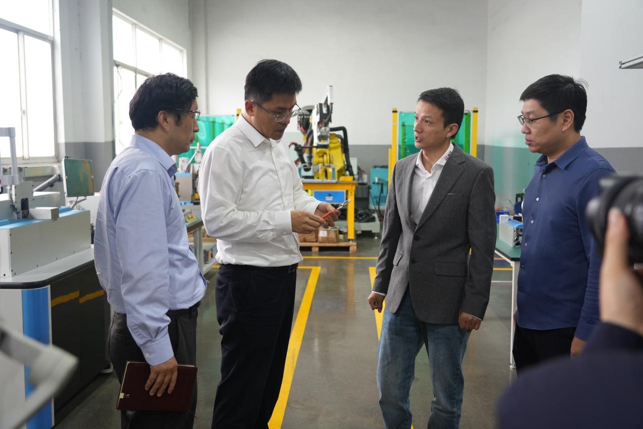 江陰副市長陳涵杰蒞臨參觀海菲智能，共繪發展藍圖 