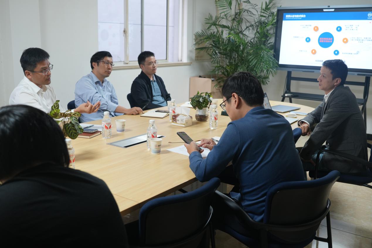 江陰副市長陳涵杰蒞臨參觀海菲智能，共繪發展藍圖 