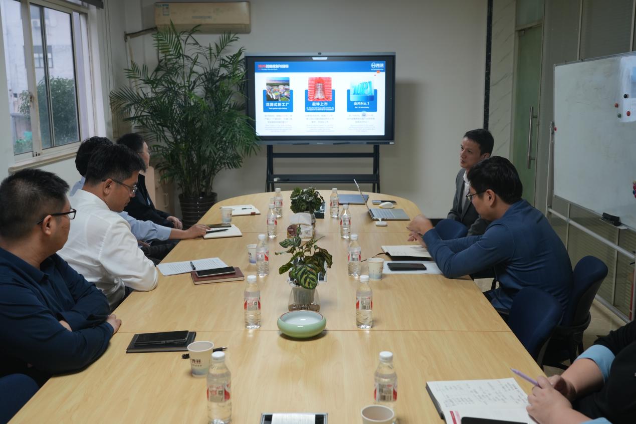 江陰副市長陳涵杰蒞臨參觀海菲智能，共繪發展藍圖 